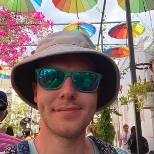 Meet your Posher, Christopher